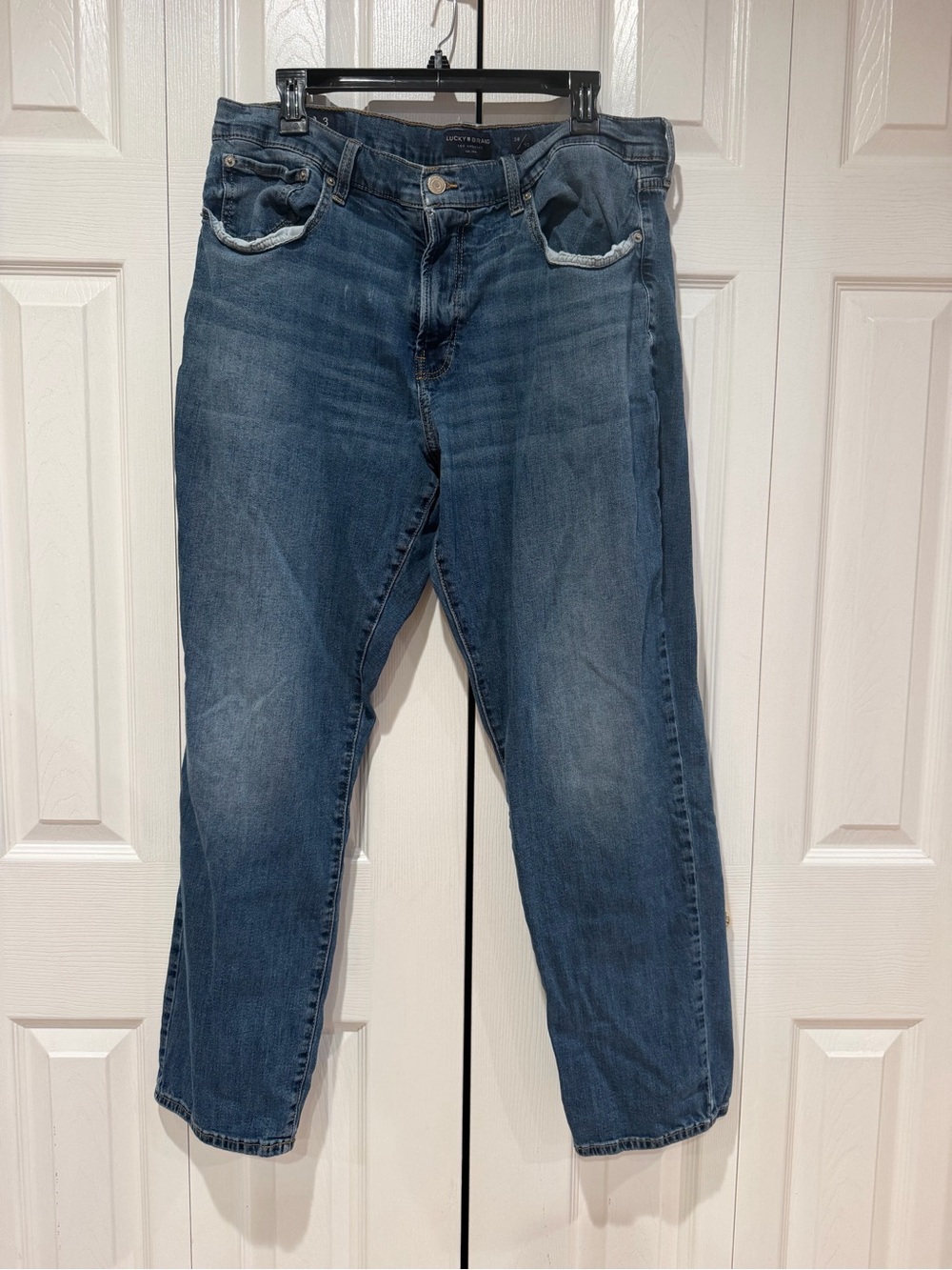Lucky Brand Men's Relaxed Jeans in Medium Blue Wash